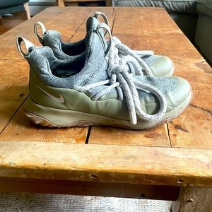 Nike sneakers with chunky laces.